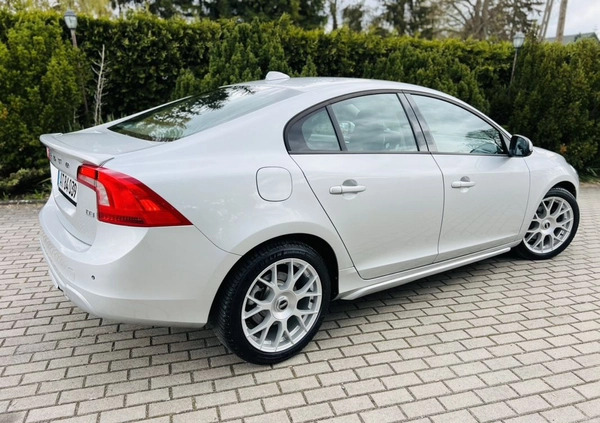 Volvo S60 cena 38900 przebieg: 209000, rok produkcji 2011 z Karlino małe 781